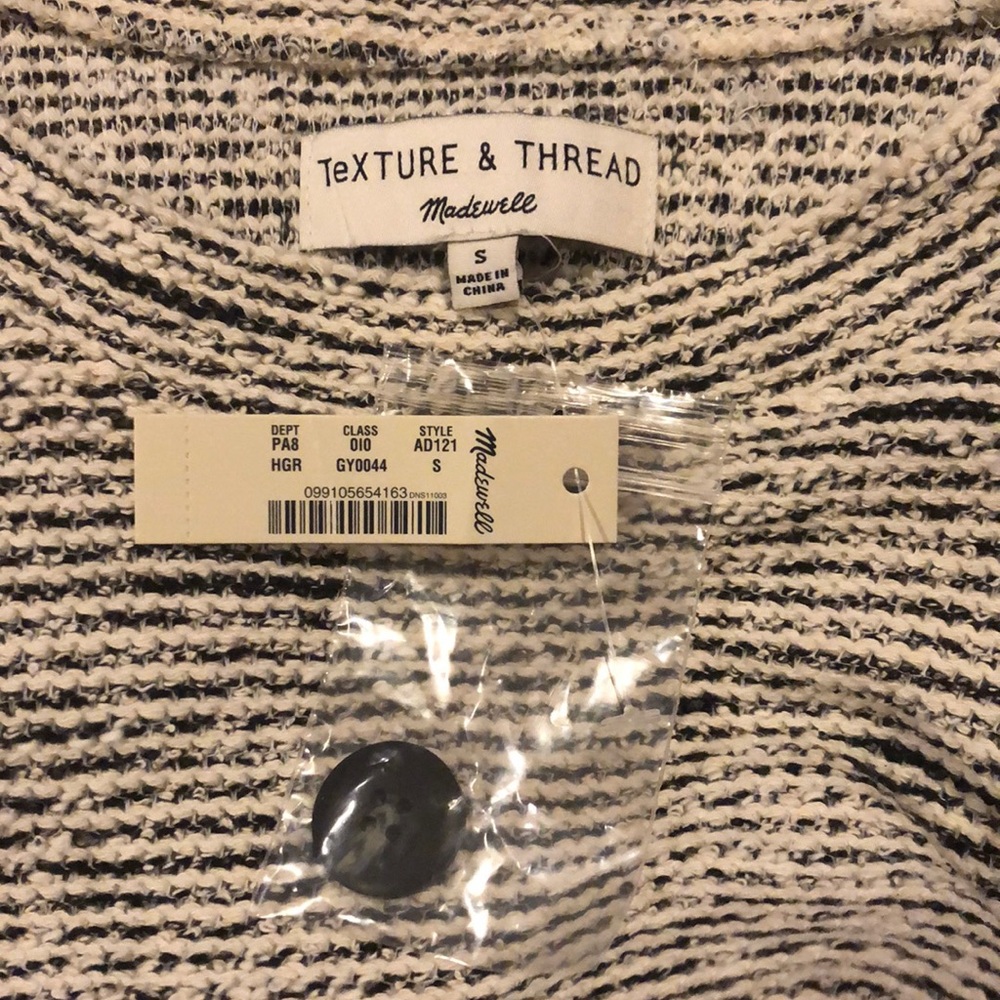 Texture & Thread Side-Button Top NWT - Picture 5 of 5
